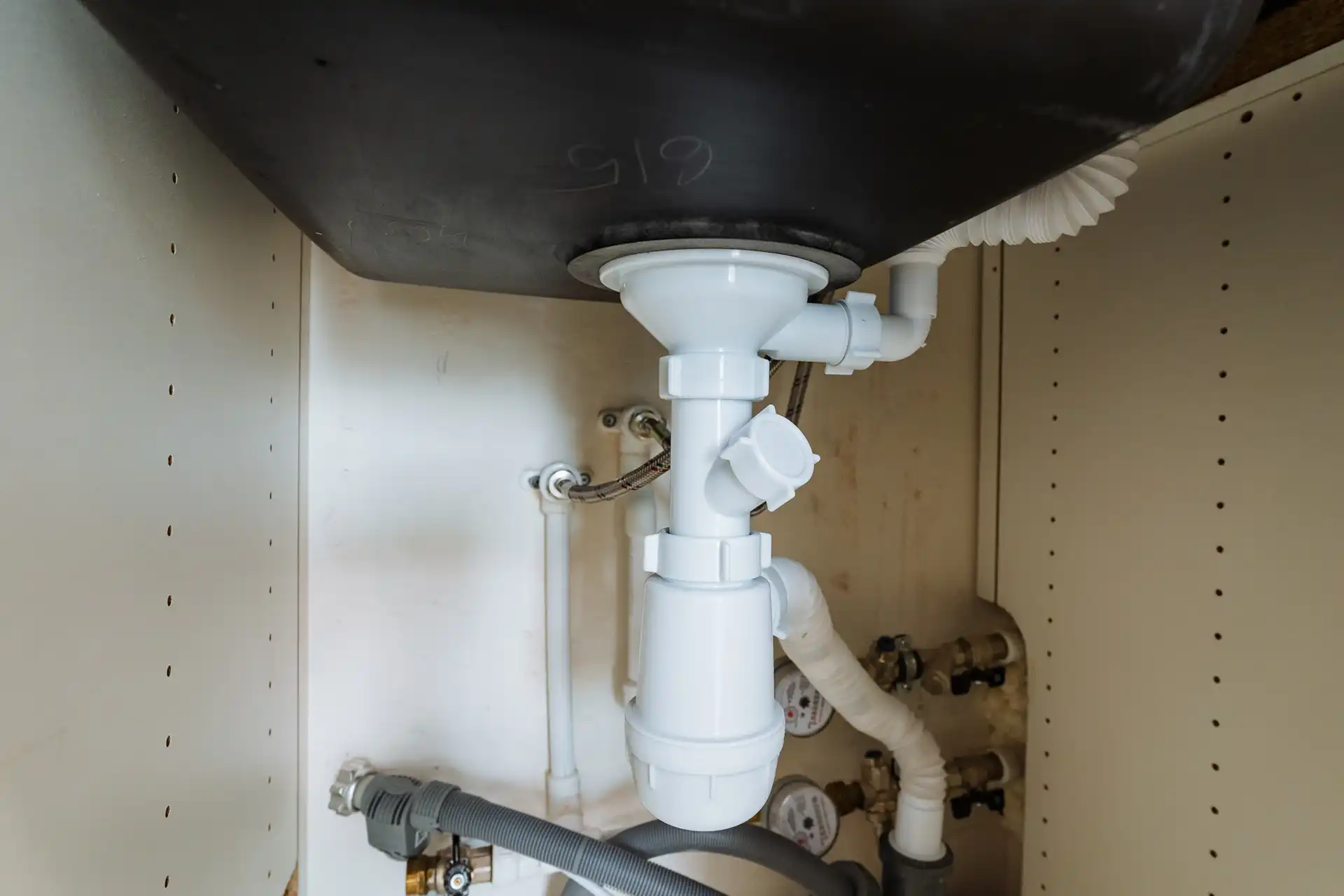 replacement sink traps to eliminate drain odour